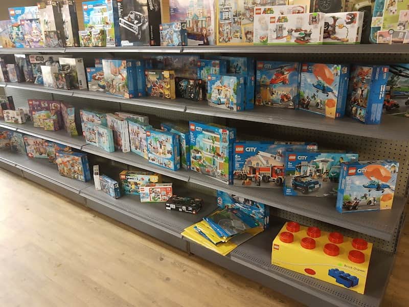 Section 8 Hobbies & Gaming