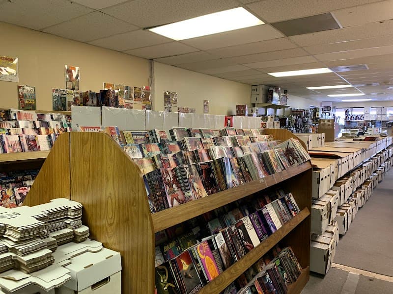 Ed's Cards & Comics