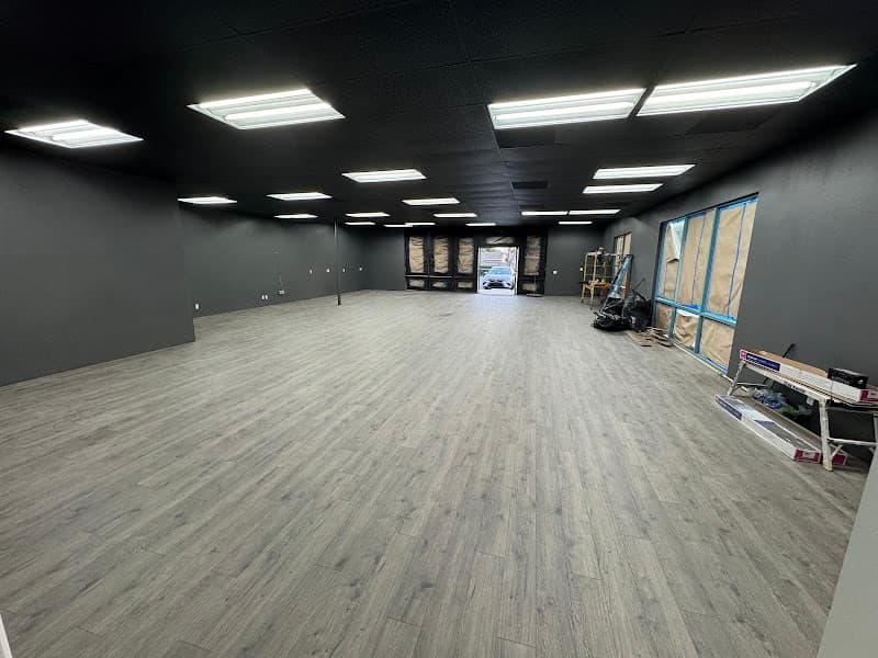 Collectors Lounge Cypress