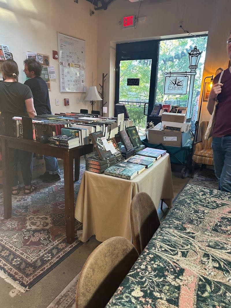 Side Quest Books & Games