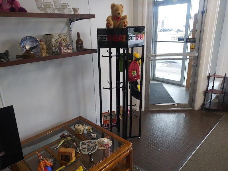 Carols Trinkets And Treasures