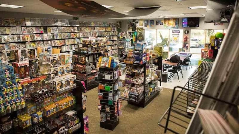 Knowhere Games & Comics