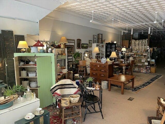 The Vintage Raven on Jefferson Street