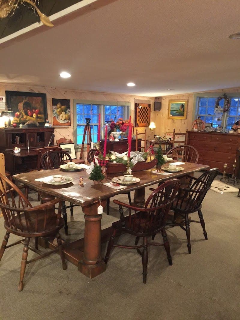 The Shops At Collectors Cottage